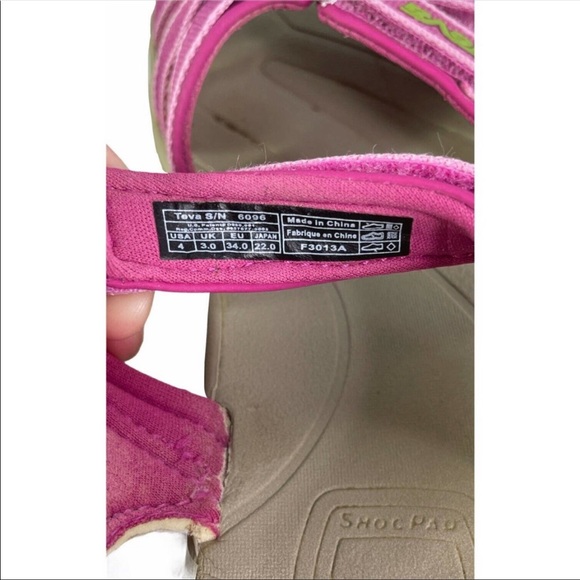Teva Pink Strappy Sandals Style 6096 Size 4 - Picture 6 of 6